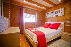 2 makuuhuonetta, silitysrauta/-lauta, Wi-Fi, vuodevaatteet