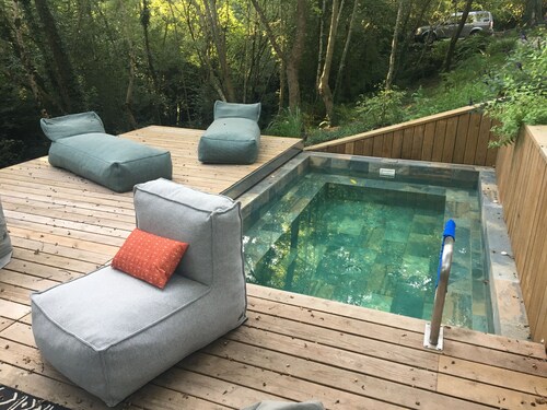 Villa / wooden house in the forest / Beaches 5km away - air-conditioned - sleeps 8 / Spa pool