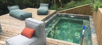 Villa / wooden house in the forest / Beaches 5km away - air-conditioned - sleeps 8 / Spa pool