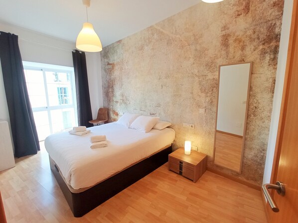 1 slaapkamer, een strijkplank/strijkijzer, gratis wifi, beddengoed