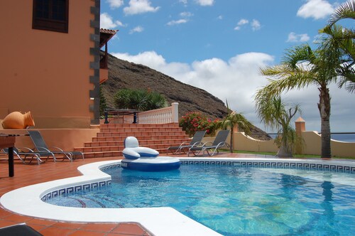 VILLA JADE LUXURY AND PRIVACY