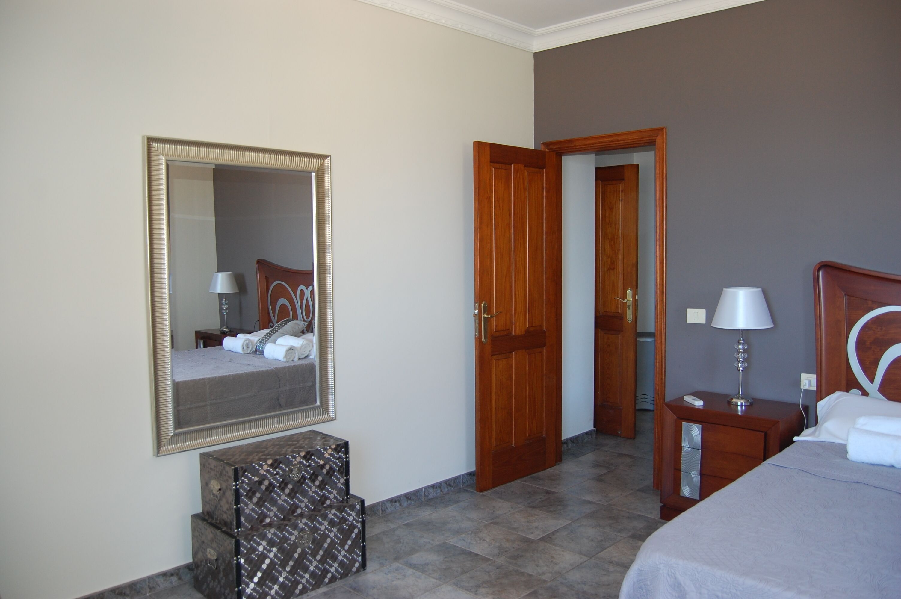 4 slaapkamers, een strijkplank/strijkijzer, wifi, beddengoed