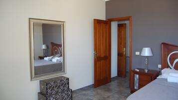 4 chambres, fer et planche Ă repasser, Wi-Fi, draps fournis