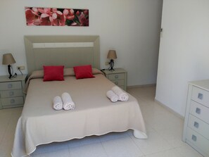 3 slaapkamers, een kluis op de kamer, een strijkplank/strijkijzer