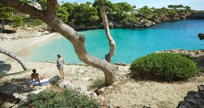 Fantastische Villa mit 3 Schlafzimmern und Pool, 1 Gehminute vom Strand in Cala D'Or entfernt.