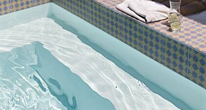 At the foot of the Montefrío castle, spectacular views