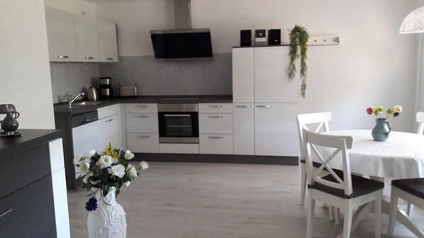 Imagen sin descripción, 1 de 16, botón