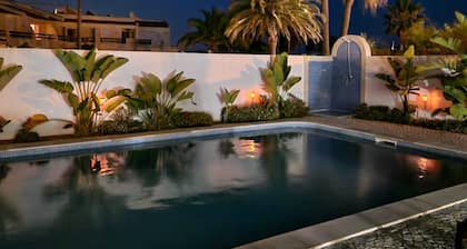 Haus am Strand, Manta Rota, Algarve (Privater Pool, Grill im Freien, Free Wifi, AC ..)