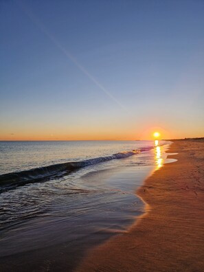Plage à proximité, chaises longues