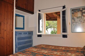 3 Schlafzimmer, Bügeleisen/Bügelbrett