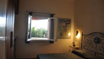 3 Schlafzimmer, Bügeleisen/Bügelbrett