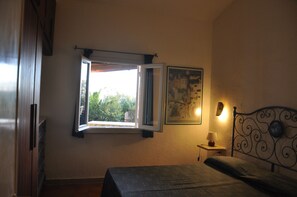 3 Schlafzimmer, Bügeleisen/Bügelbrett