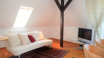 Smart-TV, Bücher, Stereoanlage