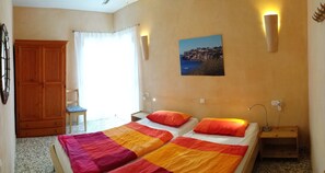 3 bedrooms, iron/ironing board, travel cot, free WiFi