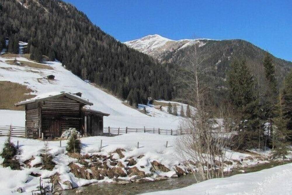 comfortable apartment for 6 people in Tux with a wonderful view