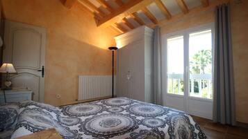 4 chambres, fer et planche Ă  repasser, Wi-Fi gratuit, draps fournis