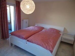 2 bedrooms, iron/ironing board, travel crib, free WiFi