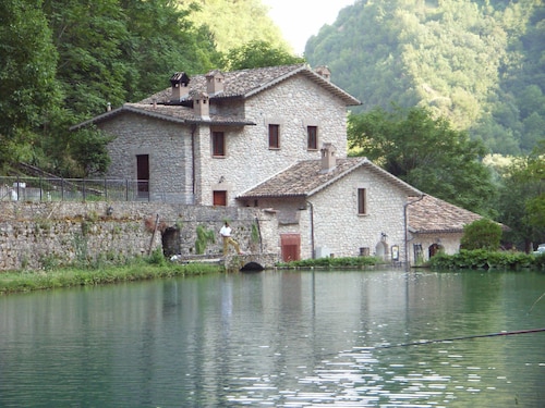 Umbrien, Spoleto - großartiges Landgut mit Pool bis 15 Pers. in herrlicher Lage