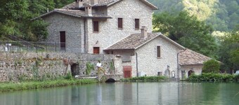 Umbria, Spoleto - country estate with pool up to 15 people in panoramic position