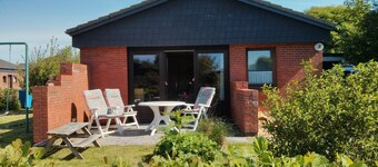 Private vacation home "Lick" North Sea (150 m) in Warwerort/Büsum with steam shower.