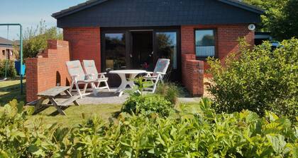 Private vacation home "Lick" North Sea (150 m) in Warwerort/BĂŒsum with steam shower.