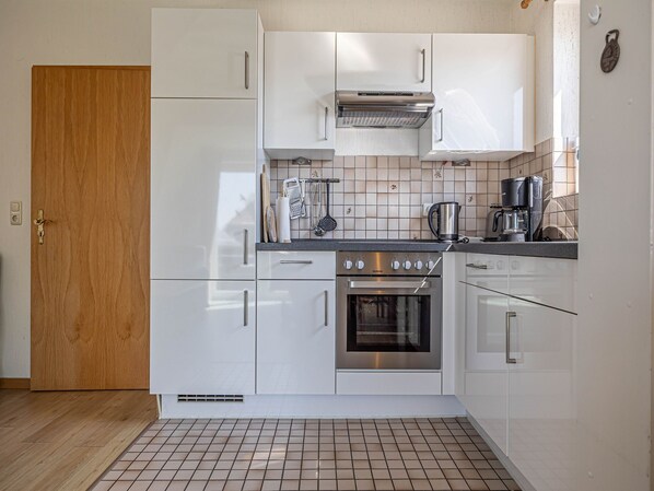 Køleskab, mikrobølgeovn, ovn, opvaskemaskine