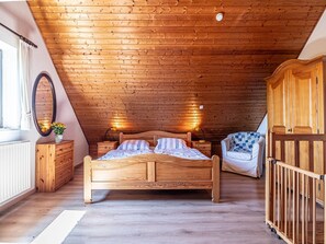 2 Schlafzimmer, Reisekinderbett, WLAN