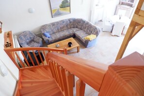 TV, peis, leker og bøker