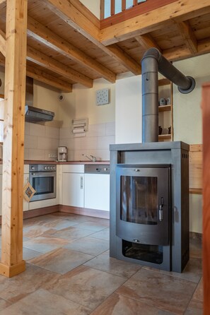 Frigorifero, forno, piano cottura, lavastoviglie