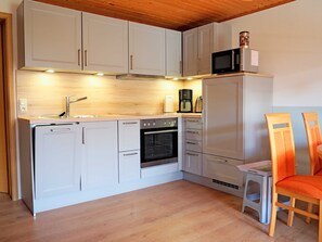 Køleskab, mikrobølgeovn, ovn, opvaskemaskine