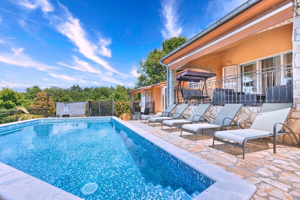 Pool - Discover the tranquillity of the secluded Villa Flora (Marčana)