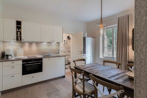 Fridge, microwave, oven, dishwasher