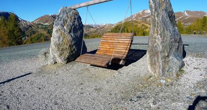 Top location on Lake Millstatt, Bade-u. Walking holidays, cycling, golf, winter holidays