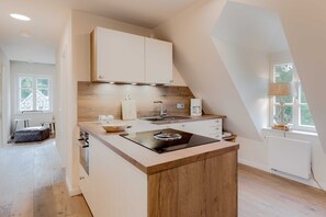 Kühlschrank, Mikrowelle, Ofen, Geschirrspüler