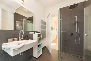 Dusche, Haartrockner