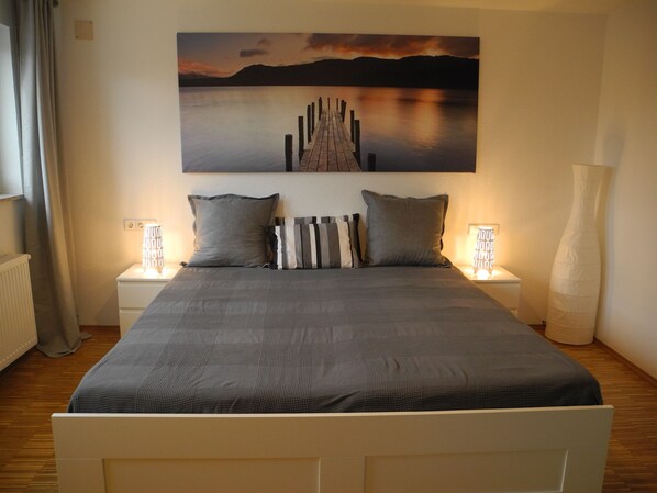 1 bedroom, desk, travel cot, free WiFi