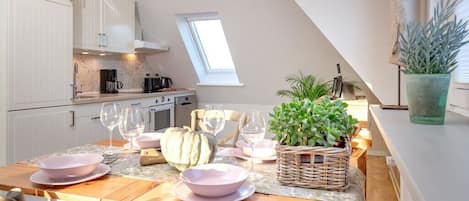 冰箱、微波炉、烤箱、炉灶