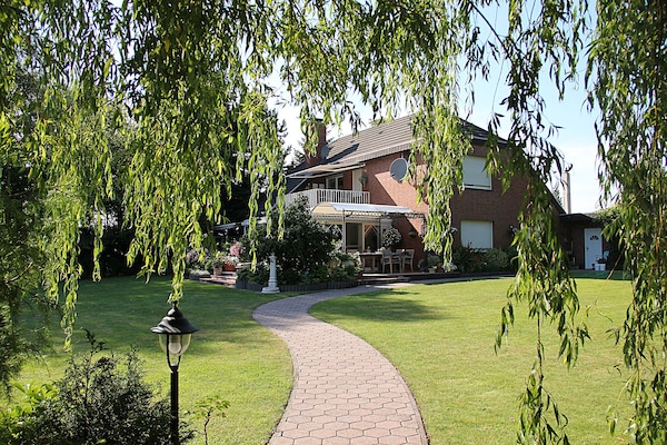 Hausansicht von der Gartenseite