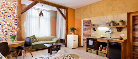 Fernseher, Kamin