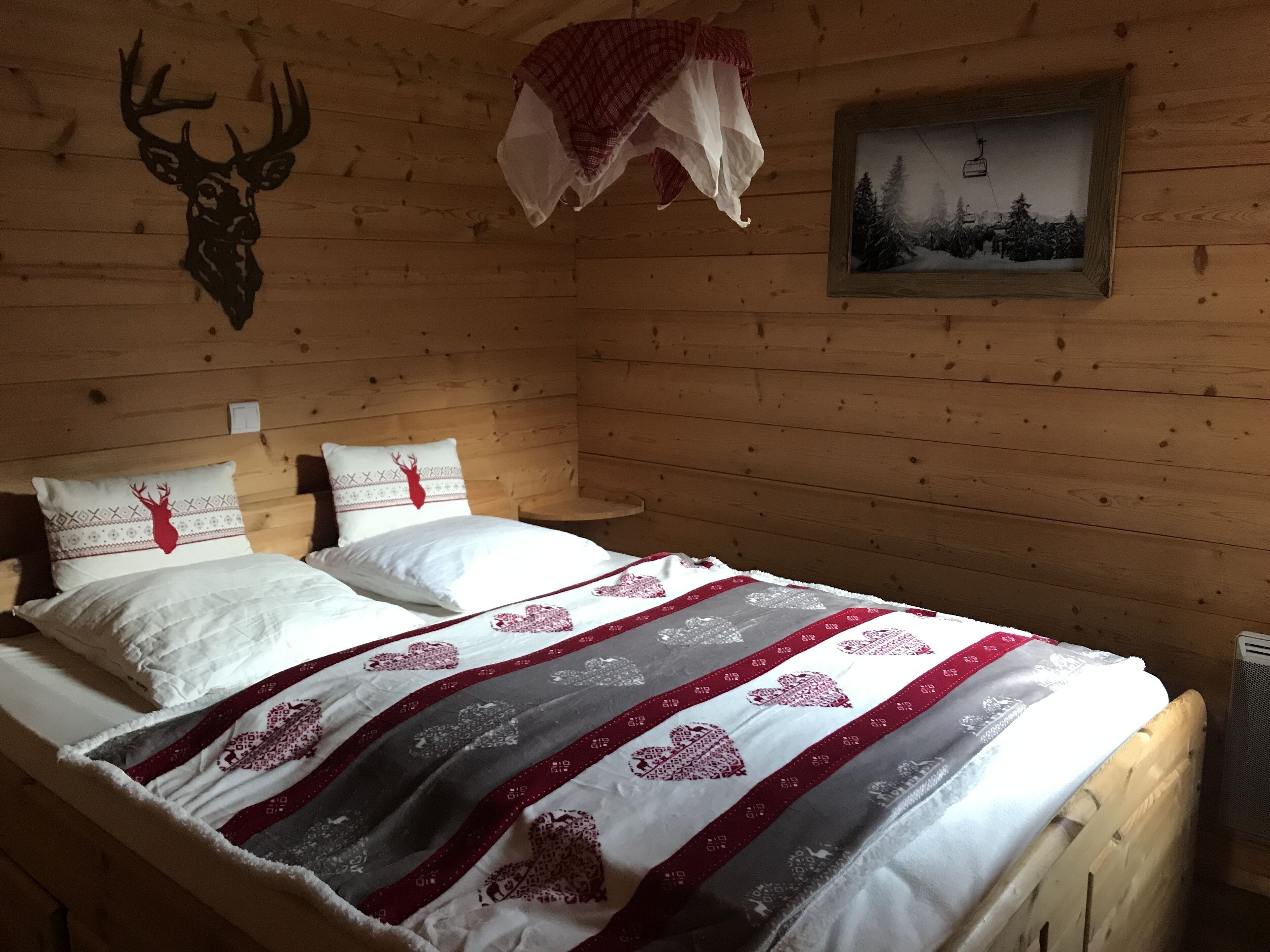 4 habitaciones, tabla de planchar con plancha, cuna de viaje y wifi 