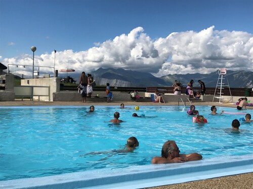 10 pers ideal famille , centre station ski aux pieds sur piste principale 🏂⛷️☀️