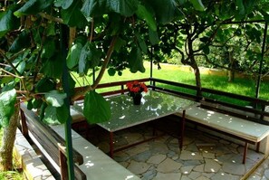 Outdoor dining - Apartment in Novigrad with Terrace, Air condition, WIFI, Washing machine (3663-1) (Novigrad)
