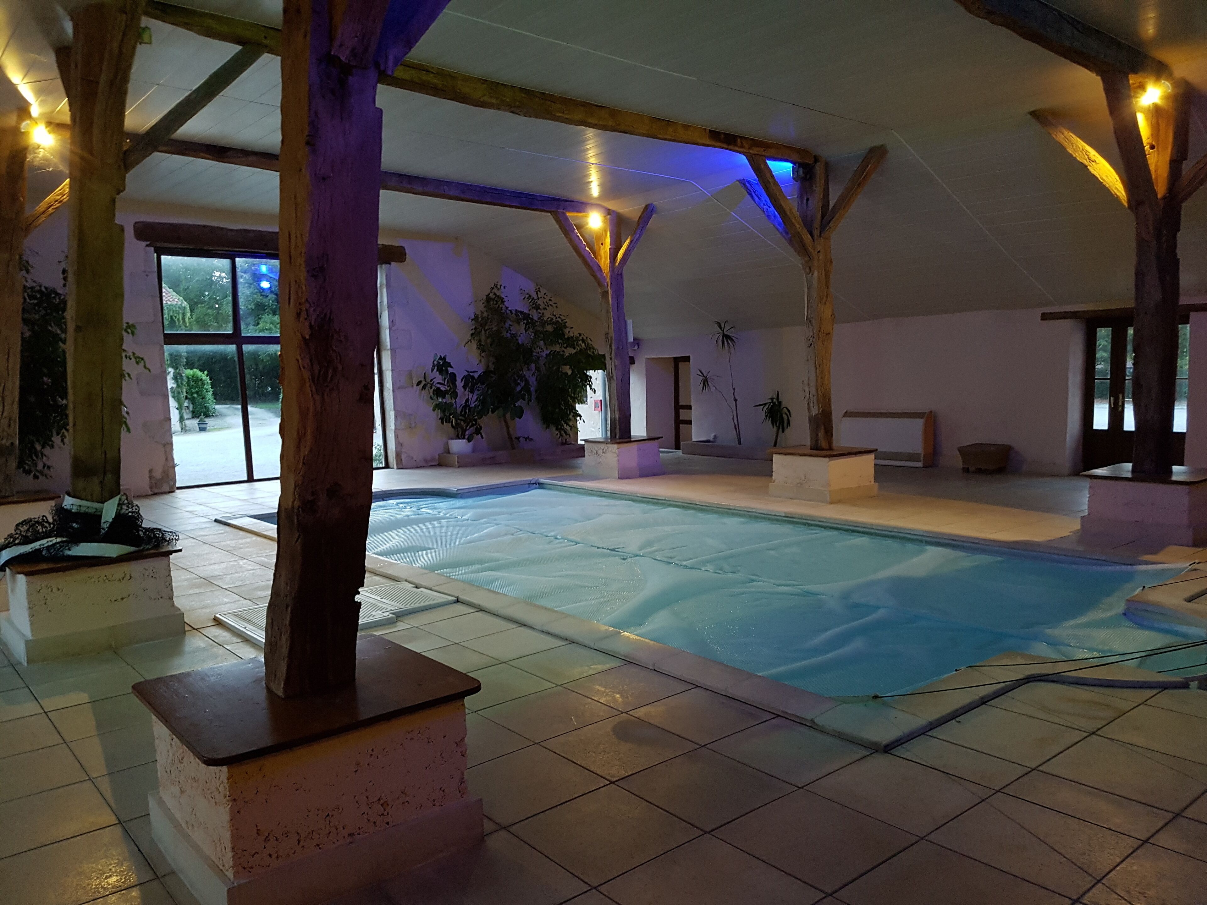Piscine chauffée couverte
