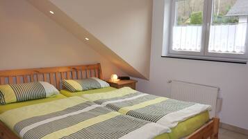 1 slaapkamer, een kluis op de kamer, een strijkplank/strijkijzer