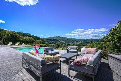 5-star villa with heated pool and panoramic view Gîte Exception Aveyron 