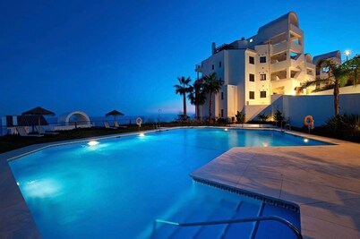 APARTAMENTO DE LUJO - MAGNIFICA VISTA AL MAR - TORROX COSTA-NERJA- MALAGA