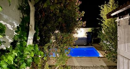 Maison avec Piscine Privée, Jacuzzi et Clim proche Nßmes Arles Camargue et mer !