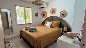 4 chambres, fer et planche à repasser, accès au Wi-Fi (inclus)