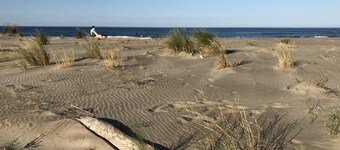 House with private pool, Jacuzzi and air conditioning near Nîmes Arles Camargue and sea!