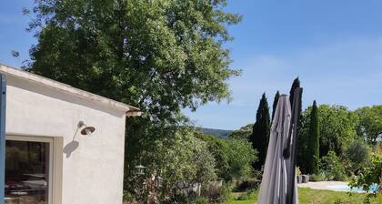 Villa dans la nature et à proximité du centre ville d'Aix-en-Provence